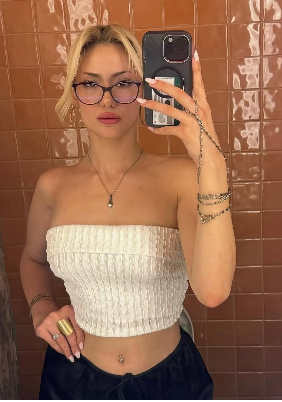 Erdek Enerjik Partner Escort Bayan Feride